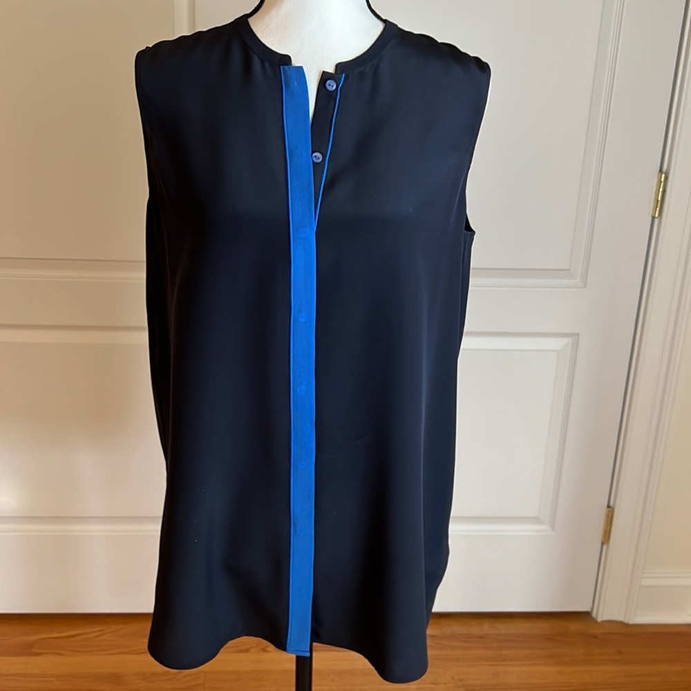 Vince 2 tone navy/blue sleeveless pure silk blouse. Excellent condition